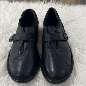 Spring Step Black Leather Moccasins